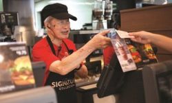 Vì sao nữ giới sống lâu hơn nam giới và người giàu thọ hơn người nghèo?